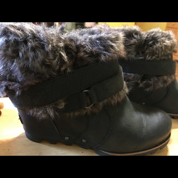 sorel wedge fur boots